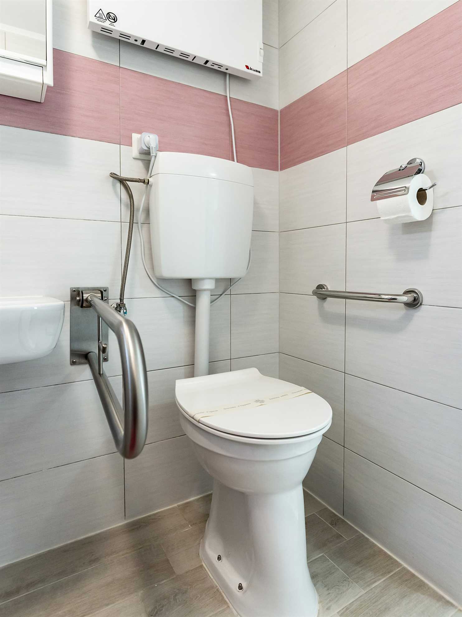 Apartment Nik, whirpool on terrace, BBC, garden, sun loungers, parking, near sea