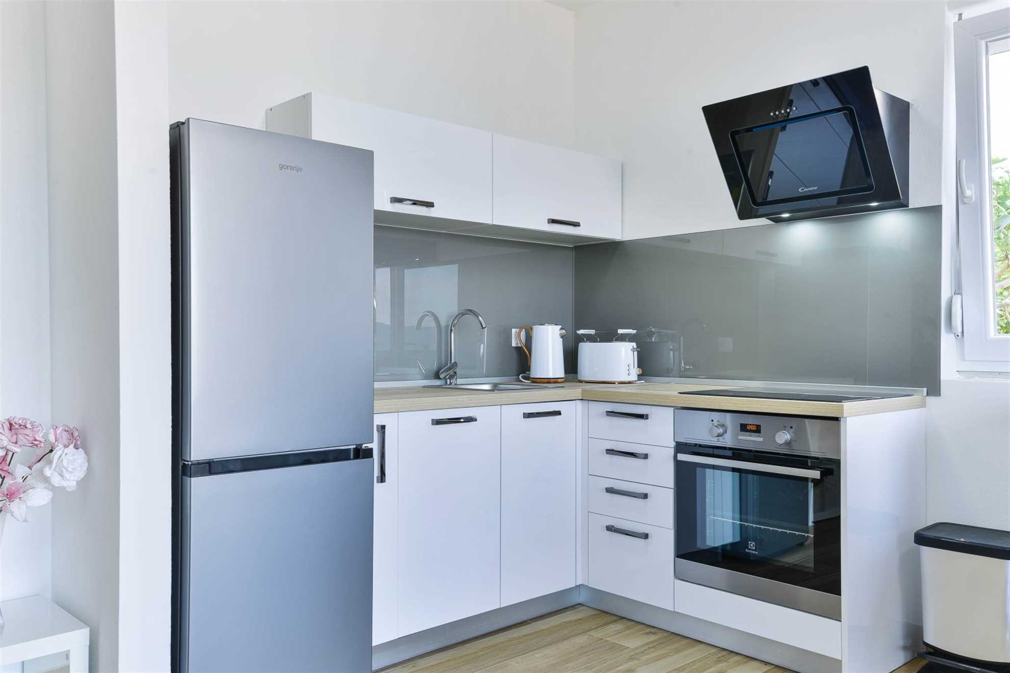 CROWONDER Sunny Bay Beachfront Apartman A1 - prizemlje