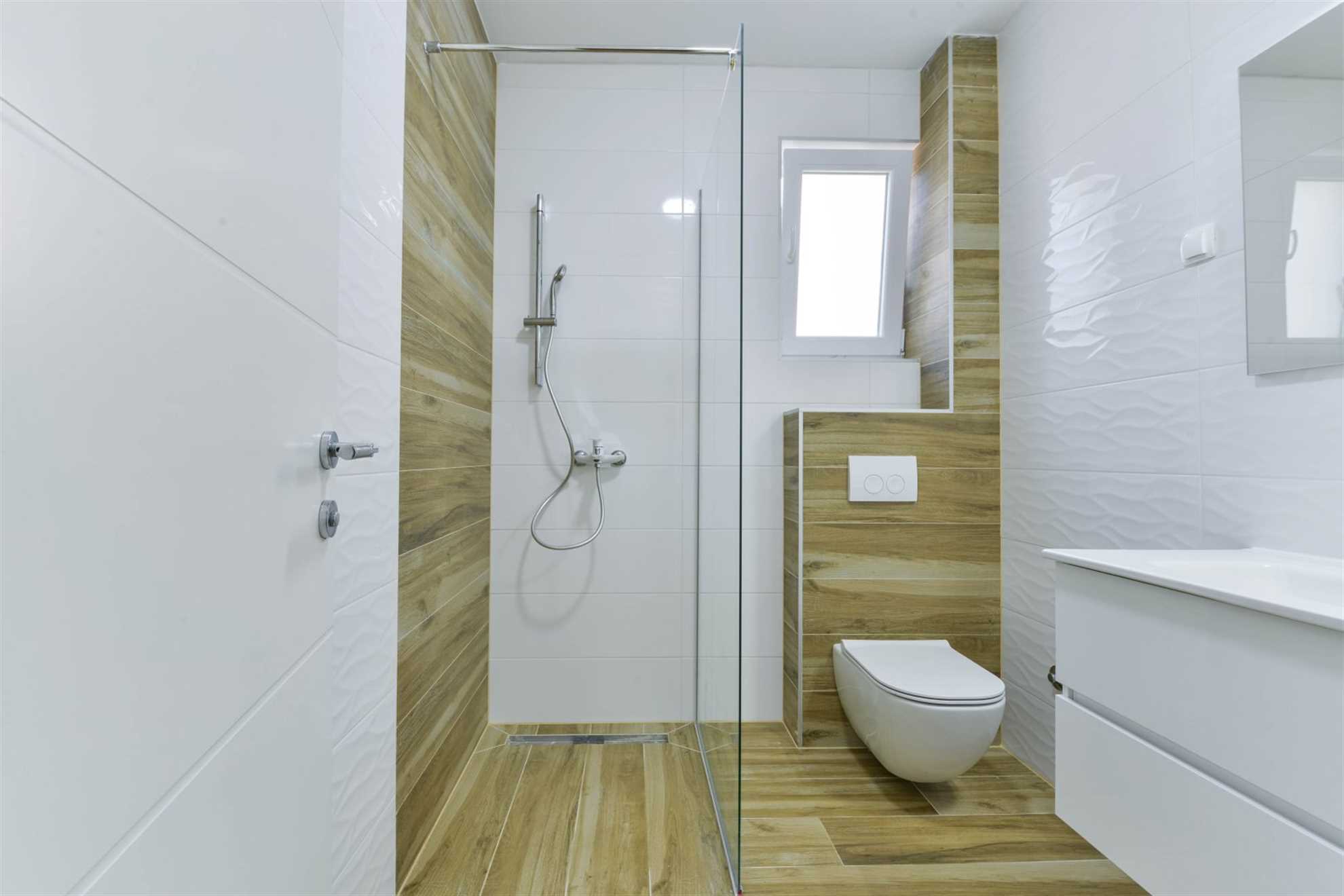 CROWONDER Sunny Bay Beachfront Apartman A1 - prizemlje