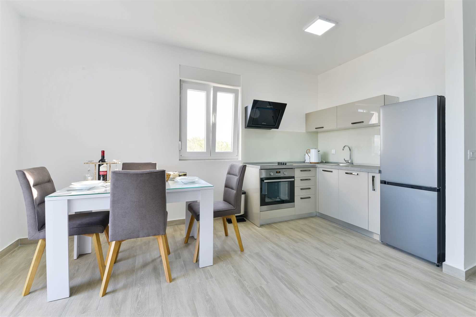 CROWONDER Sunny Bay Apartman uz plažu A4 - prvi kat