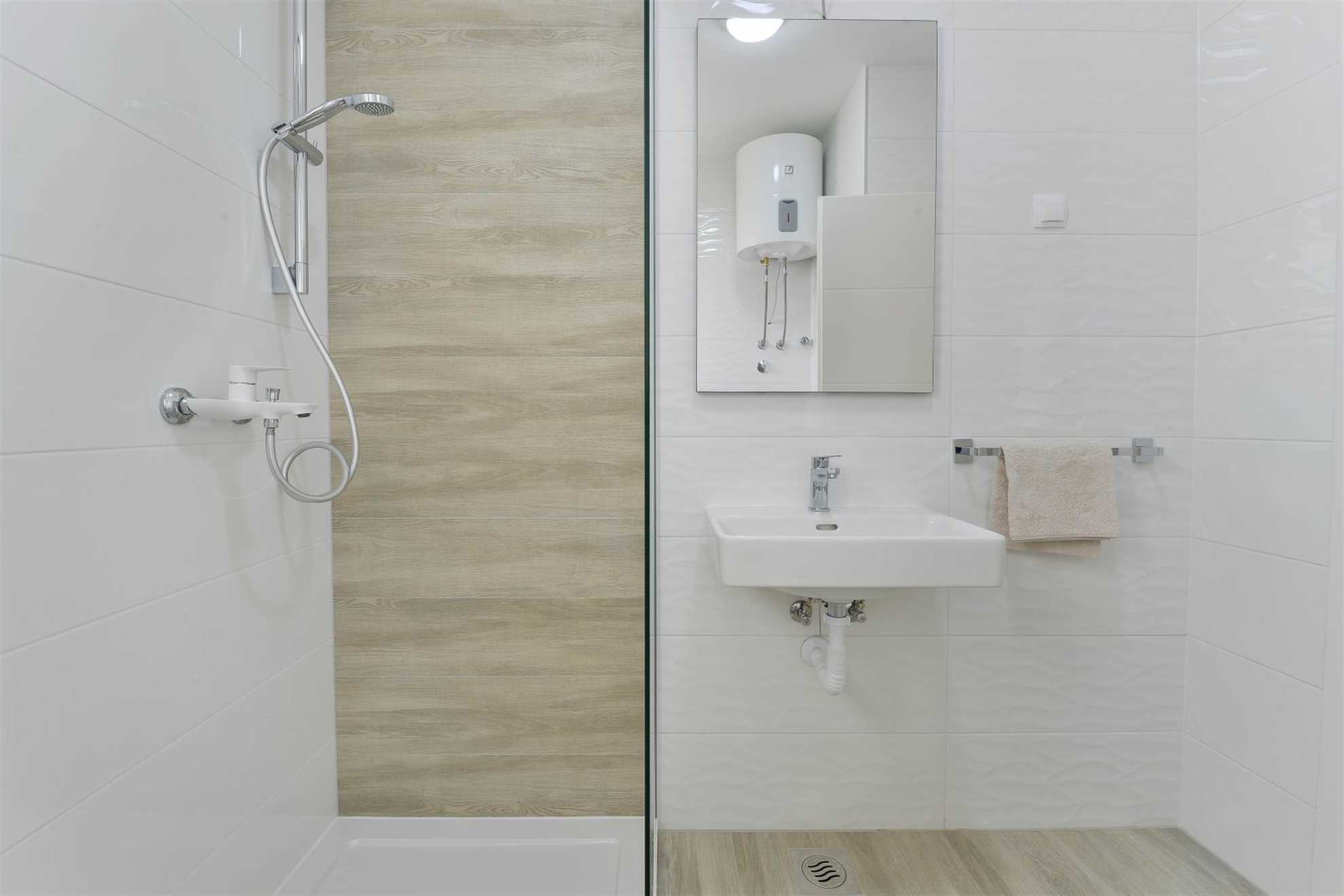 CROWONDER Sunny Bay Apartman uz plažu A4 - prvi kat
