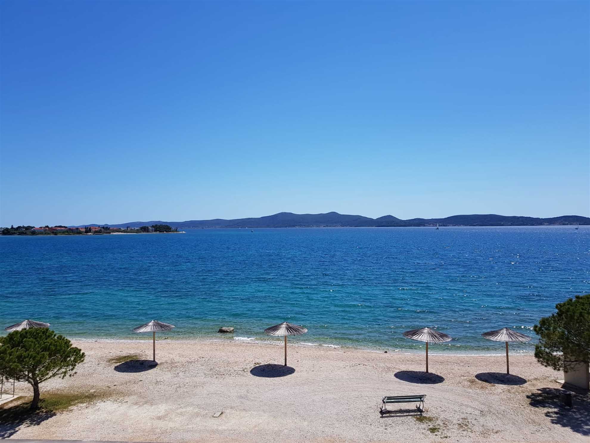 CROWONDER Sunny Bay Apartman uz plažu A3 - prvi kat