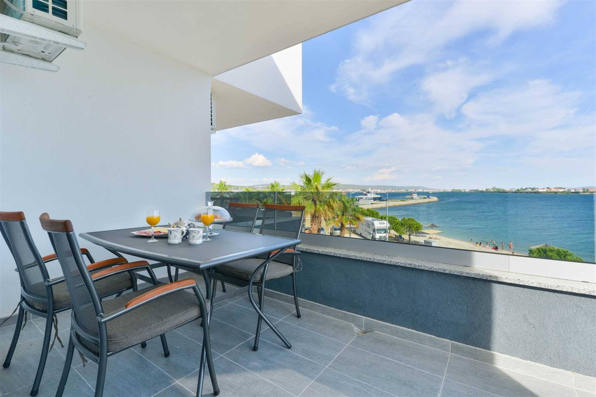 CROWONDER Sunny Bay Apartman uz plažu A6 - drugi kat