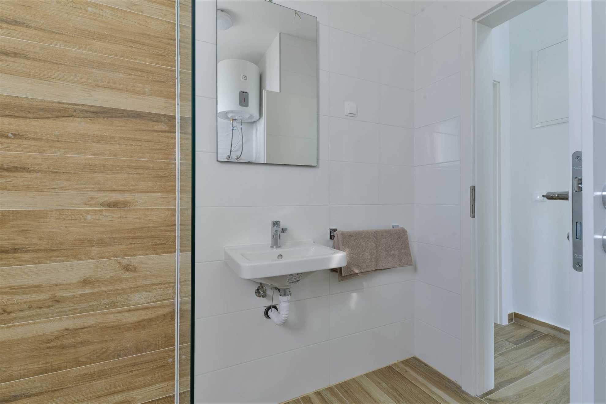 CROWONDER Sunny Bay Apartman uz plažu A6 - drugi kat