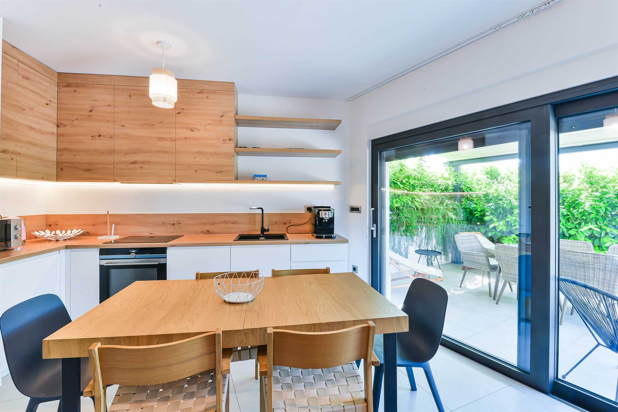 CROWONDER Adriatic Premium Villa Vodice v bližini plaže