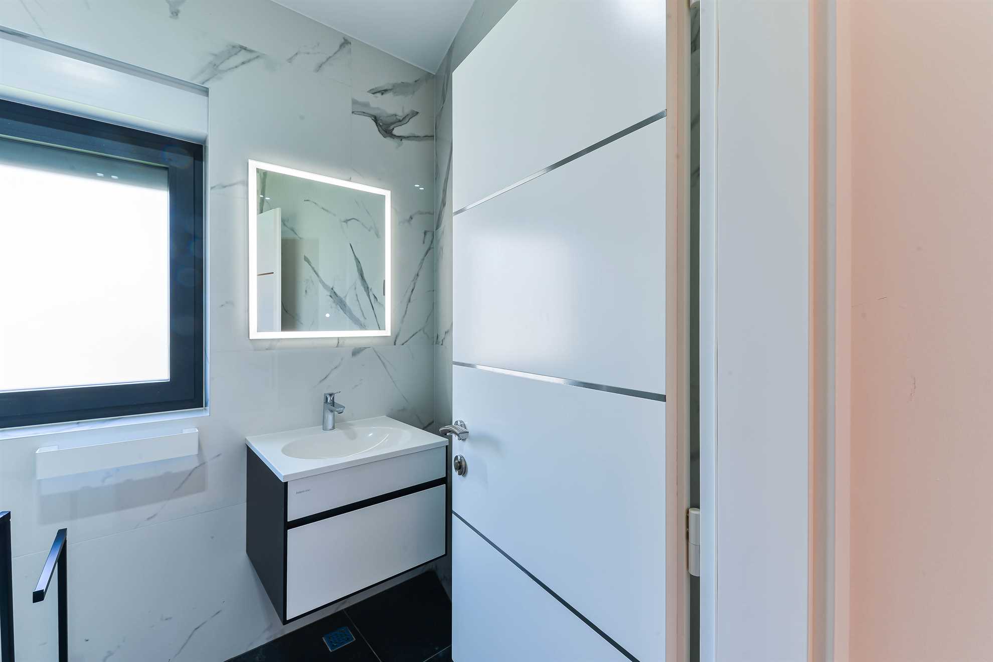 CROWONDER Adriatic Premium Villa Vodice v bližini plaže