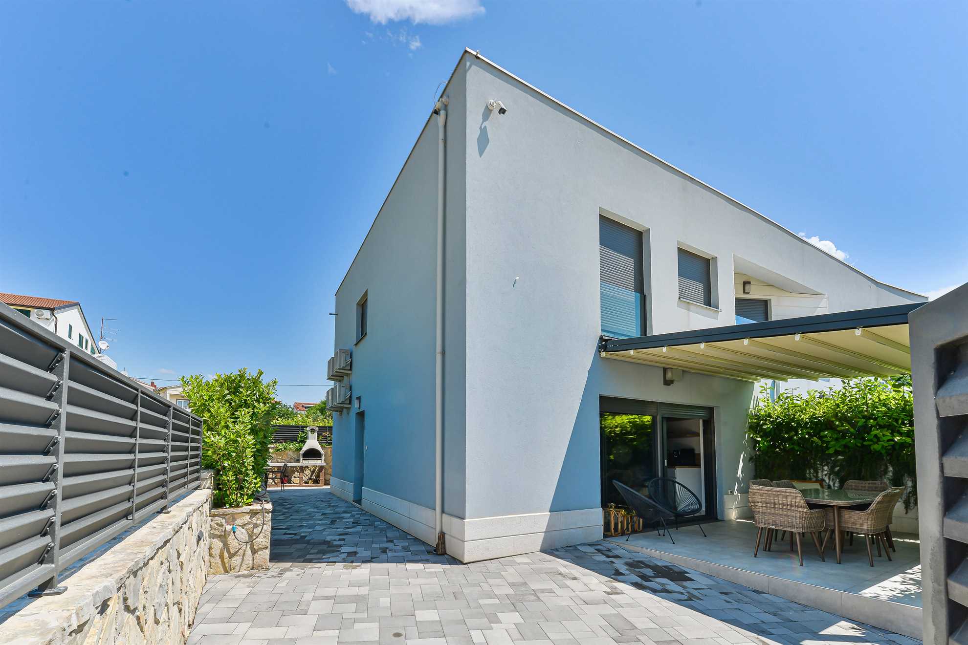 CROWONDER Adriatic Premium Villa Vodice v bližini plaže