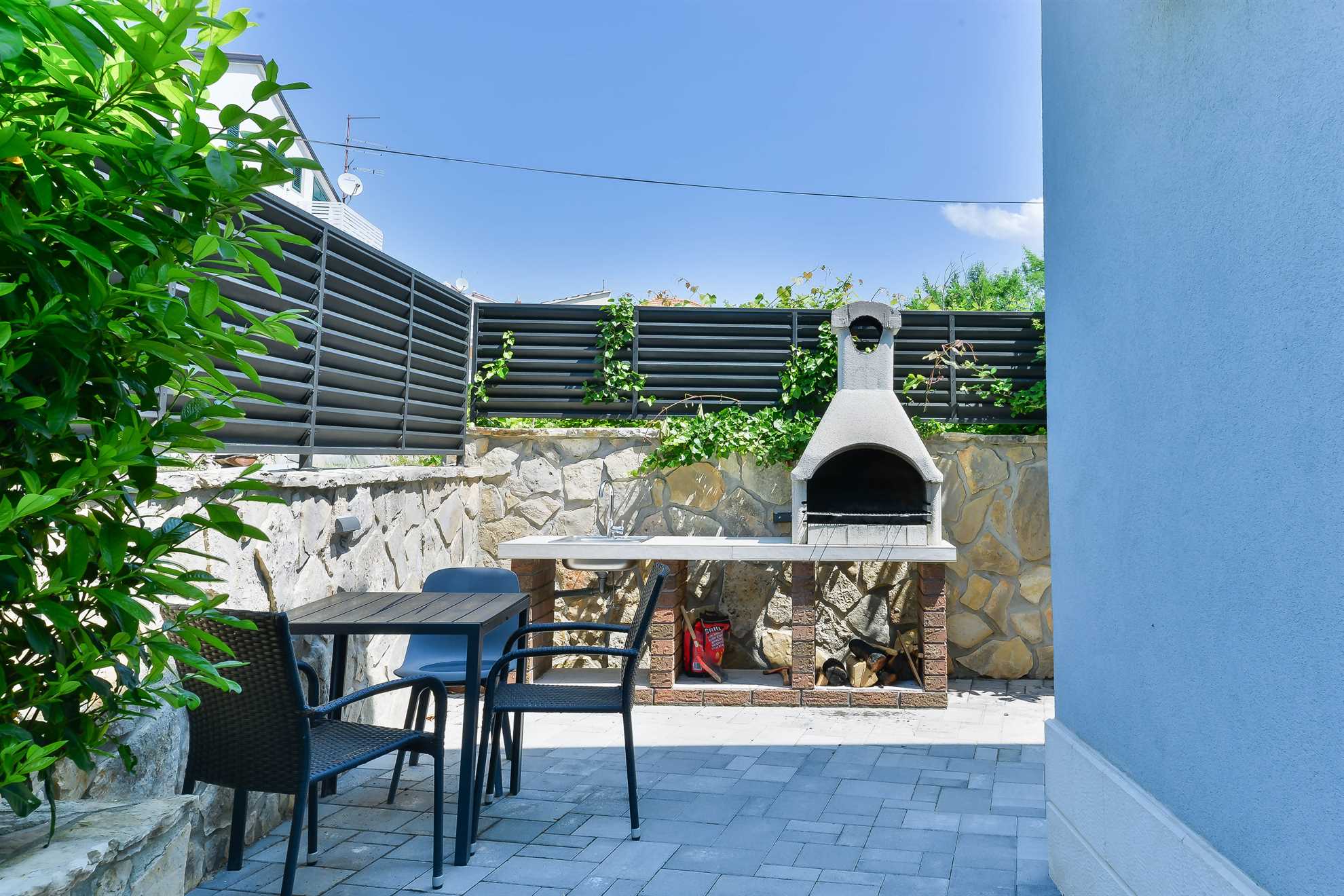 CROWONDER Adriatic Premium Villa Vodice v bližini plaže