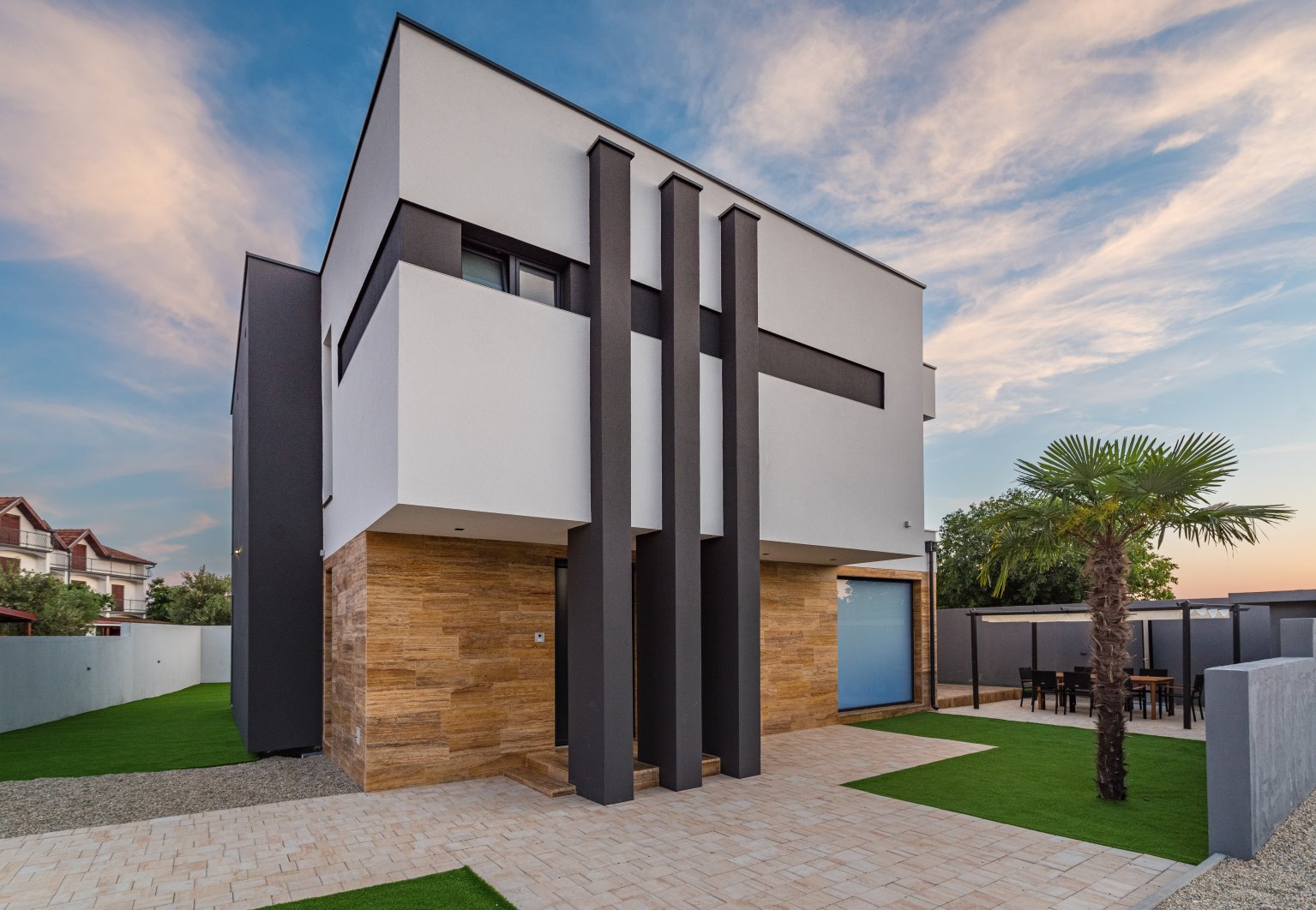 CROWONDER Blackjack Luxusvilla mit 2 Swimmingpools und Meerblick