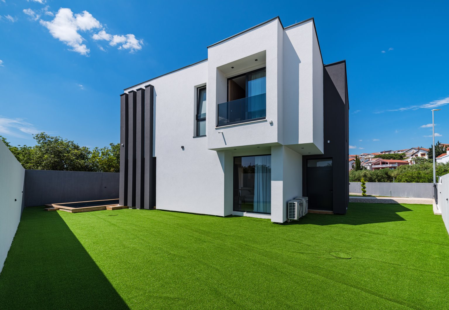 CROWONDER Blackjack Luxusvilla mit 2 Swimmingpools und Meerblick