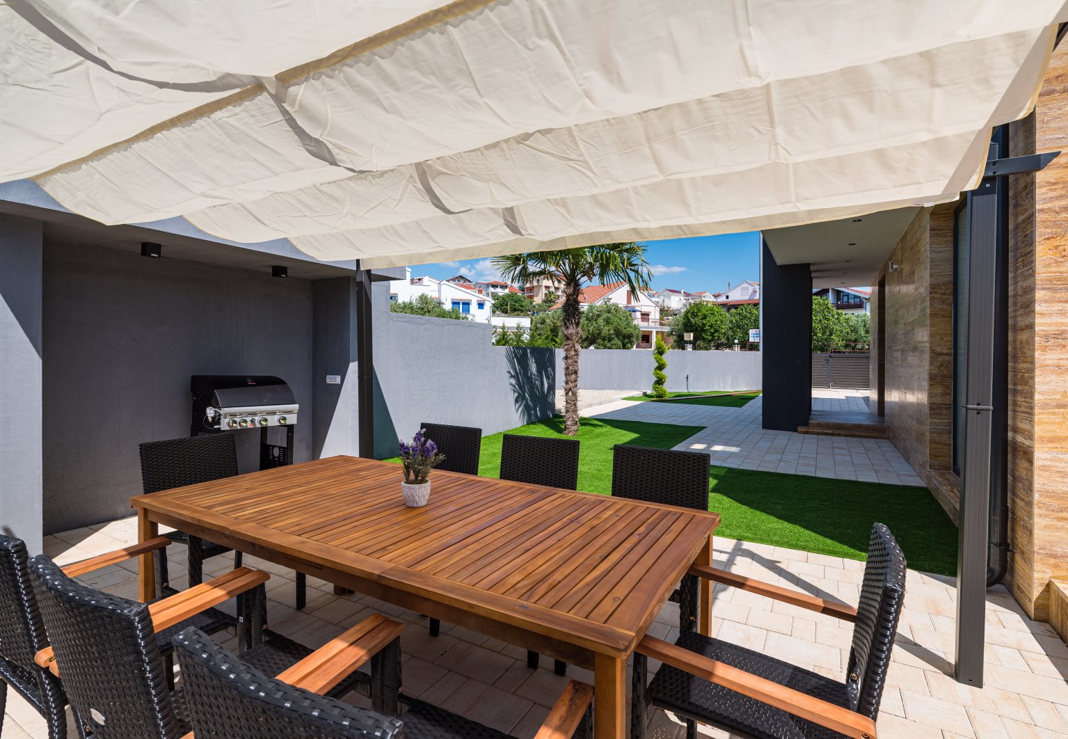 CROWONDER Blackjack Luxusvilla mit 2 Swimmingpools und Meerblick