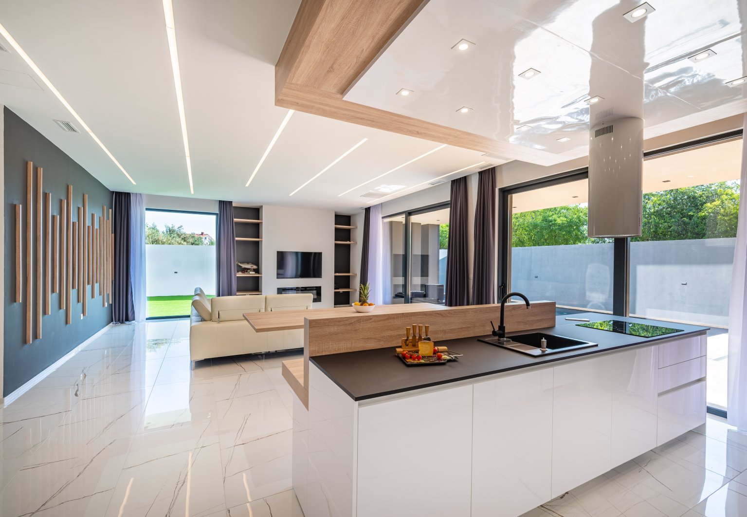 CROWONDER Blackjack Luxusvilla mit 2 Swimmingpools und Meerblick