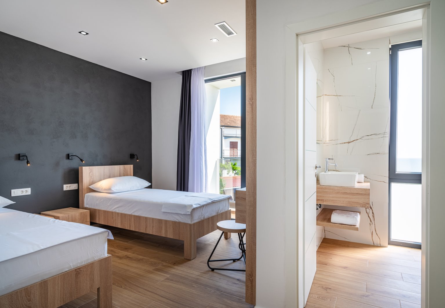 CROWONDER Blackjack Luxusvilla mit 2 Swimmingpools und Meerblick