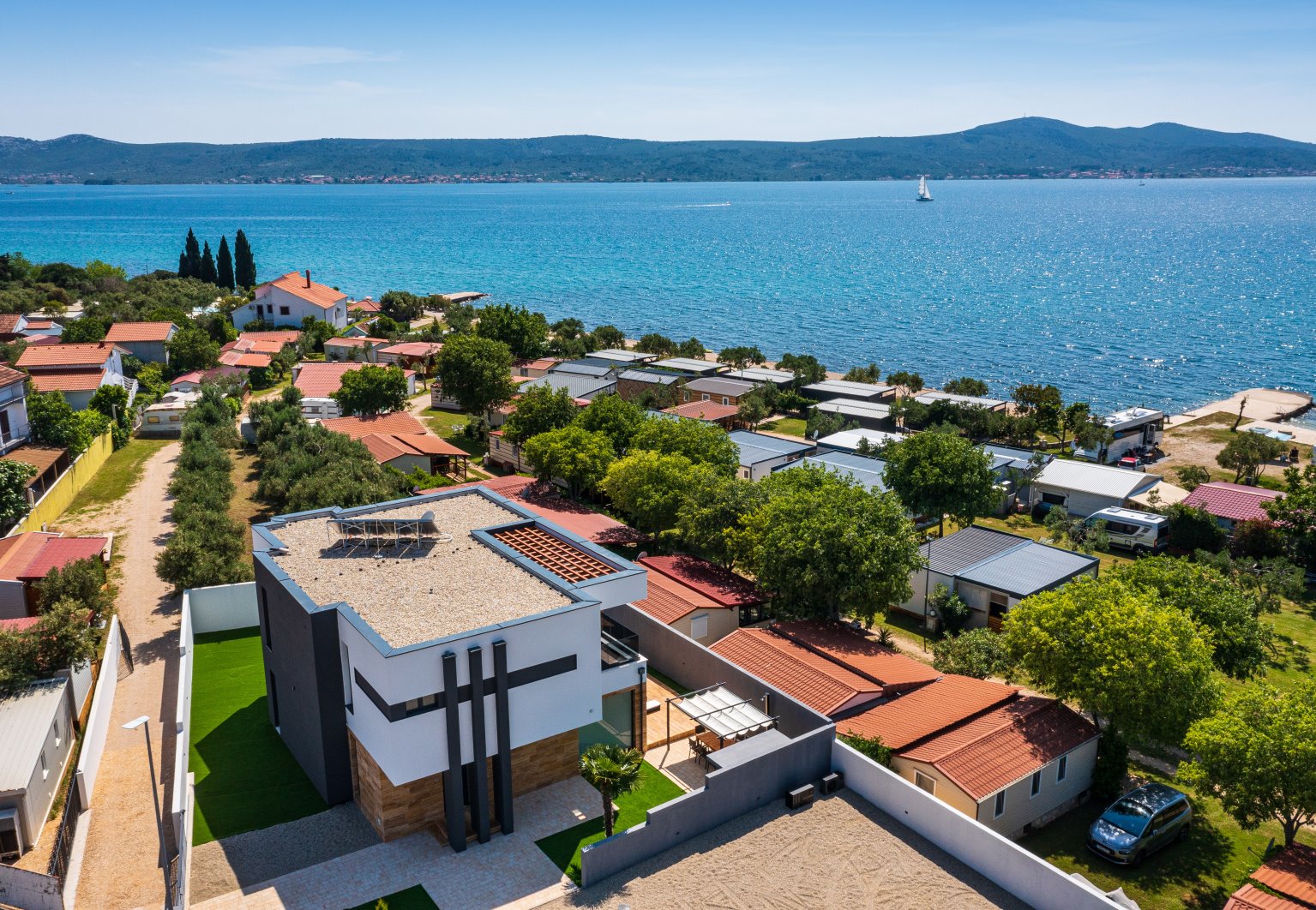 CROWONDER Blackjack Luxusvilla mit 2 Swimmingpools und Meerblick