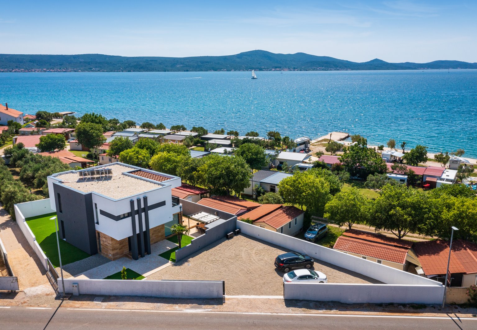 CROWONDER Blackjack Luxusvilla mit 2 Swimmingpools und Meerblick