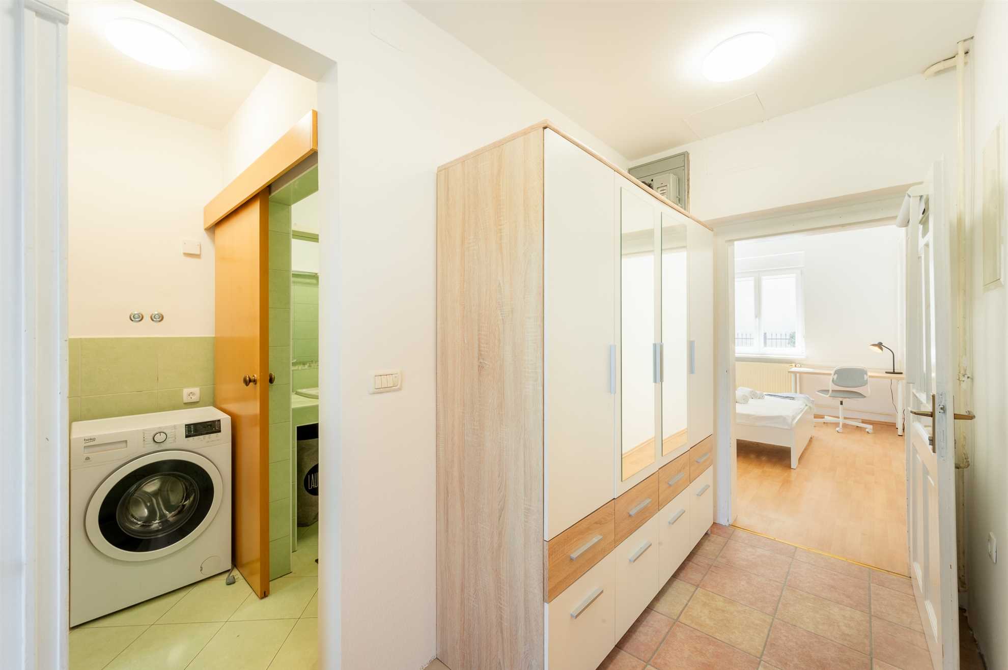 Argo 2, 5pax Residence