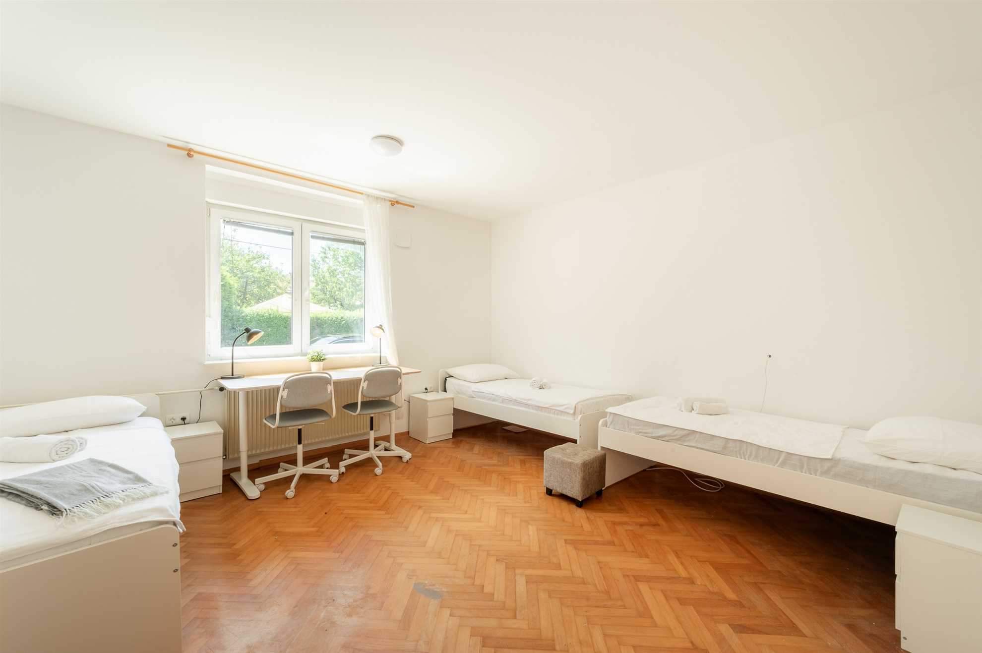 Argo 2, 5pax Residence
