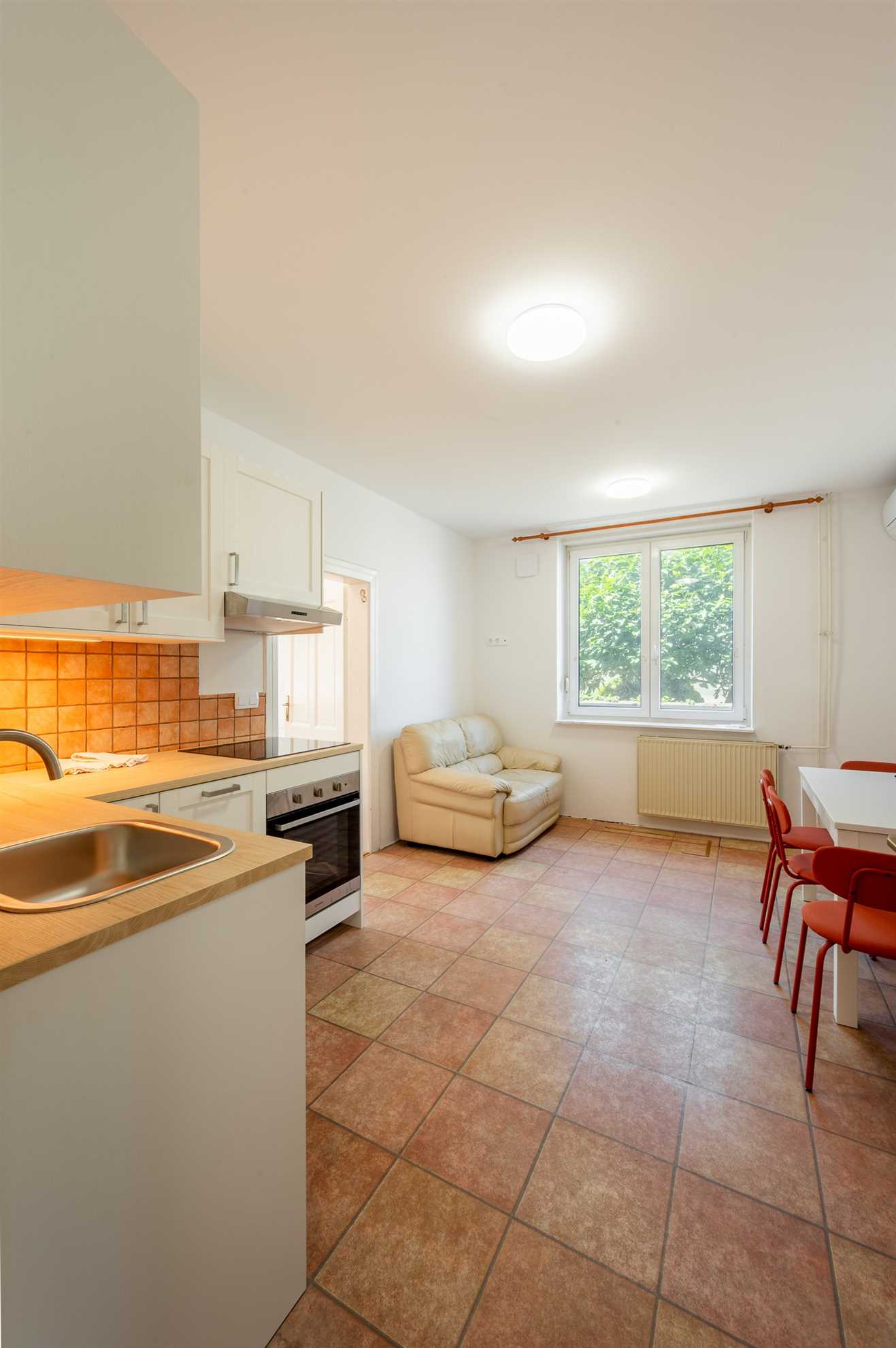 Argo 2, 5pax Residence