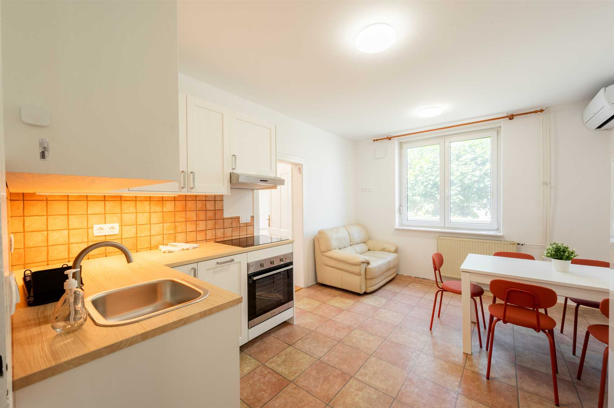 Argo 2, 5pax Residence