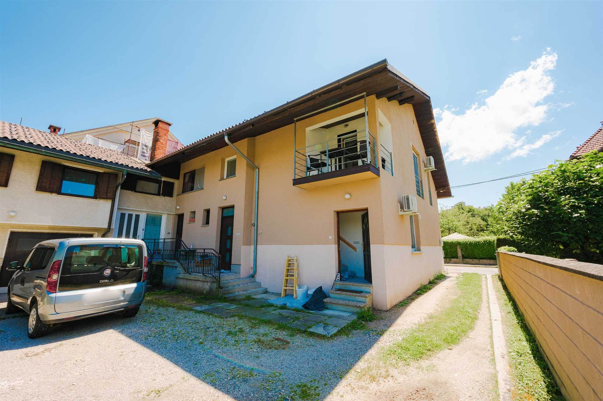 Argo 2, 5pax Residence