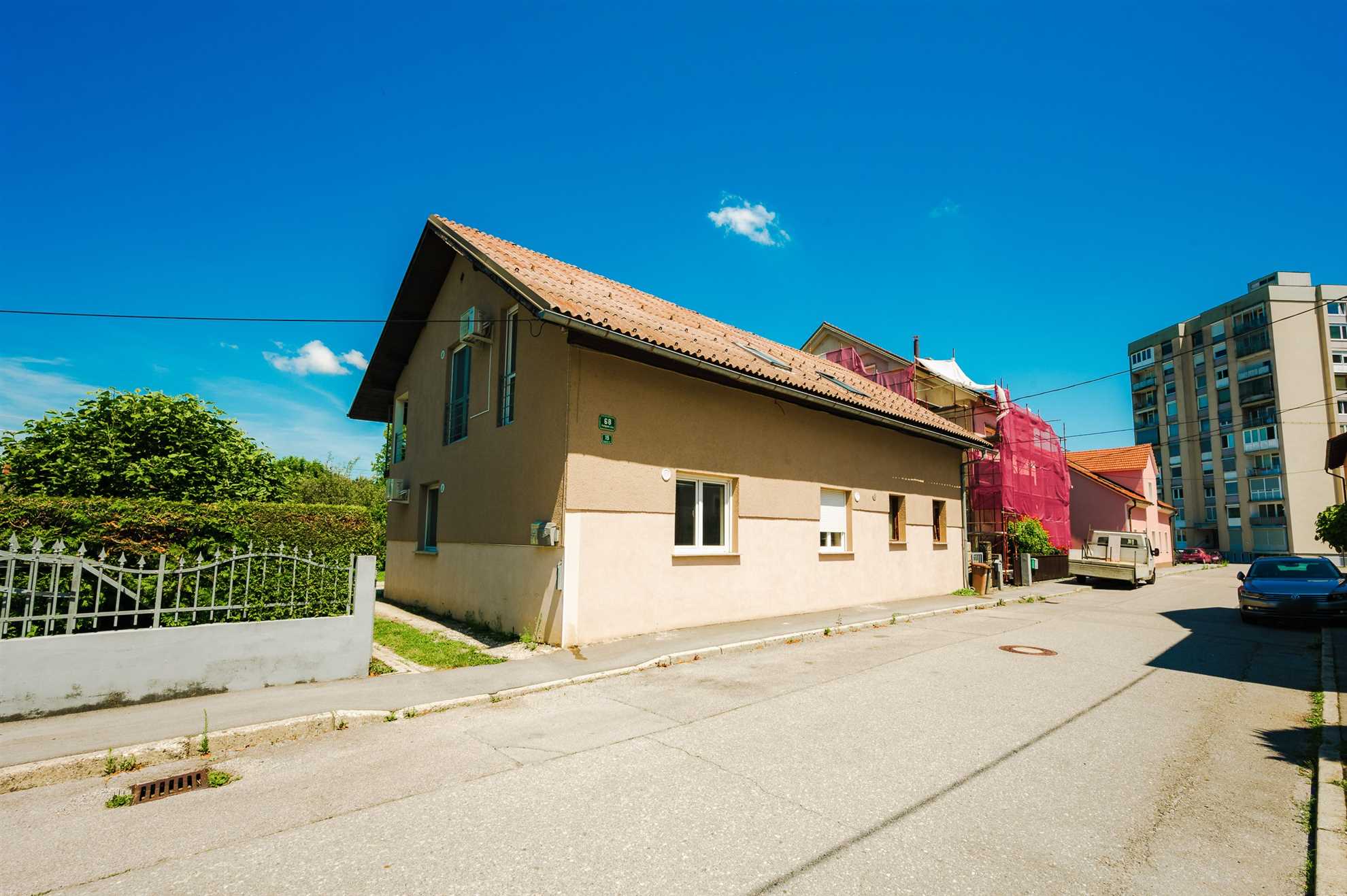 Argo 2, 5pax Residence
