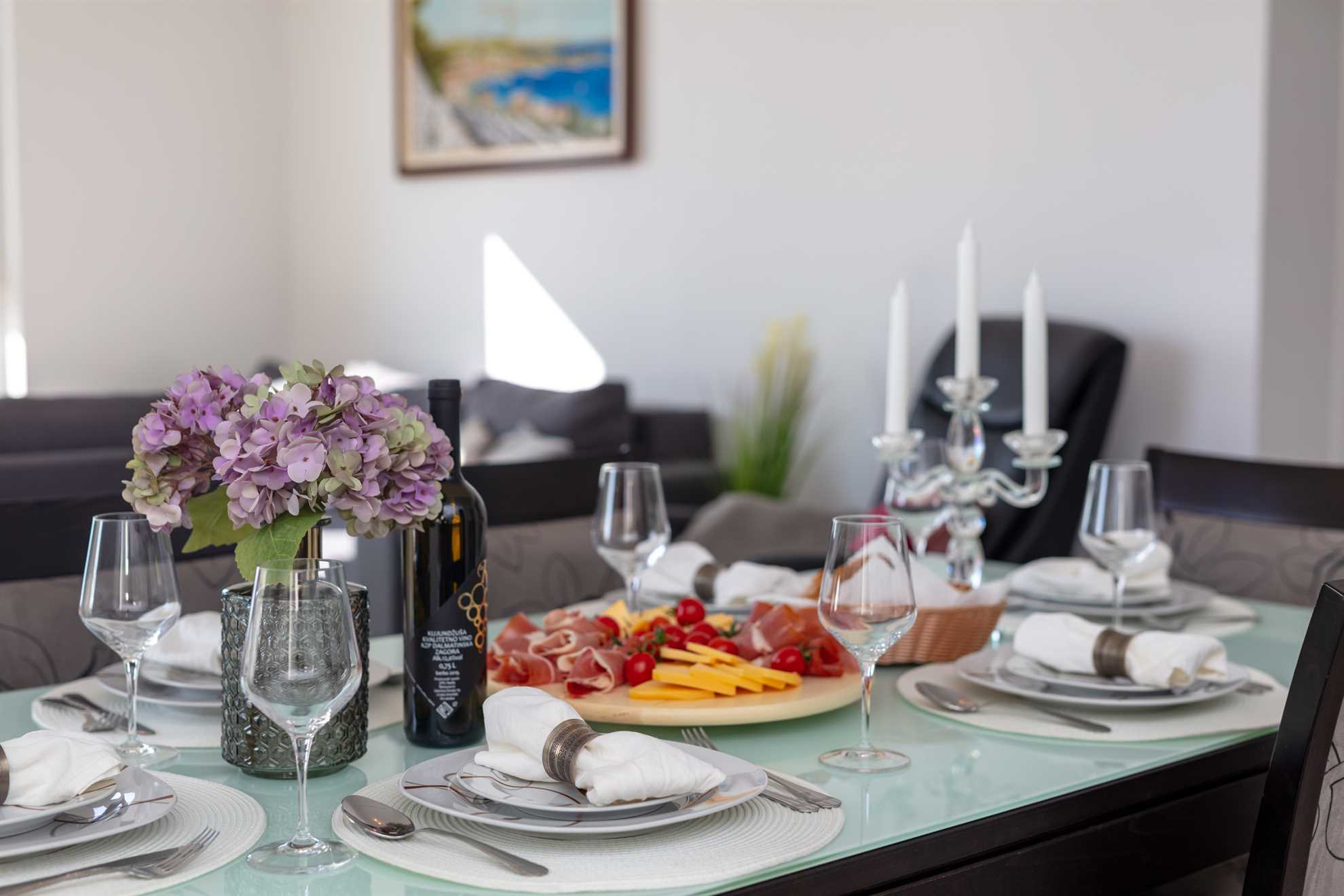 Spacious Beachfront Apartment Tanita No.1