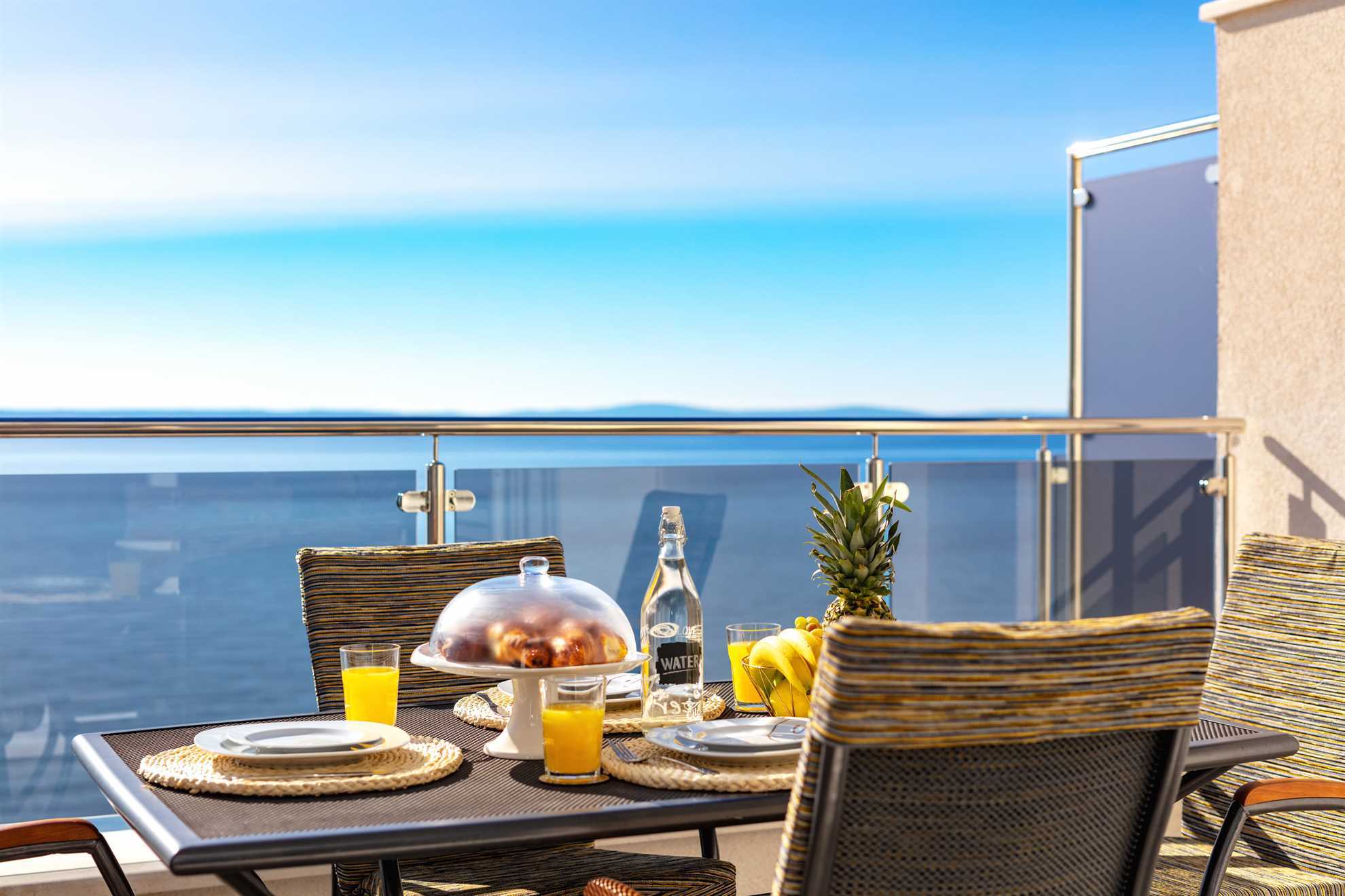 Spacious Beachfront Apartment Tanita No.2