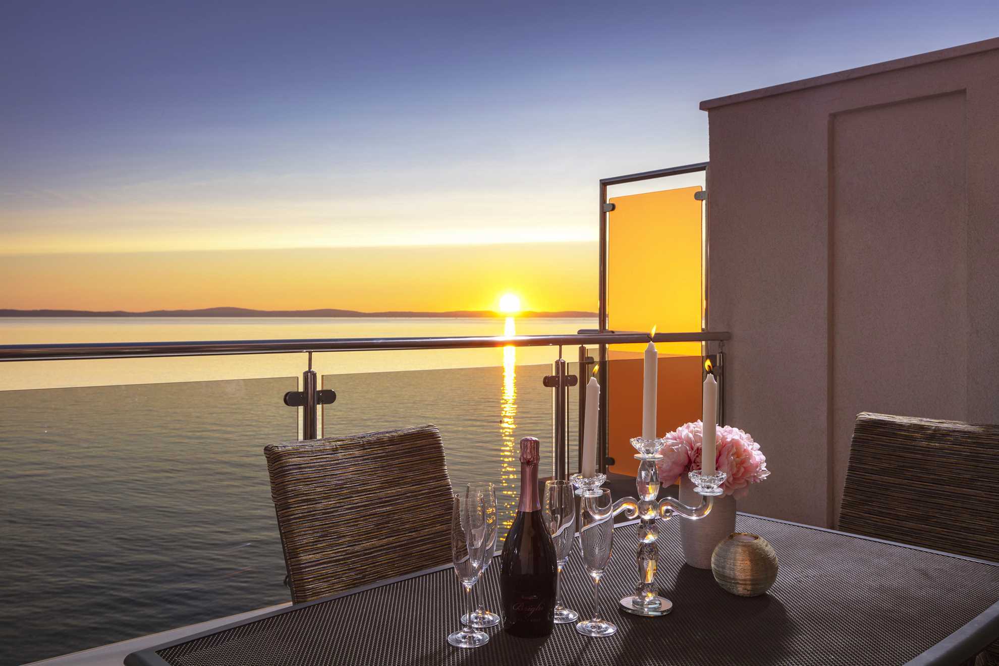 Spacious Beachfront Apartment Tanita No.2