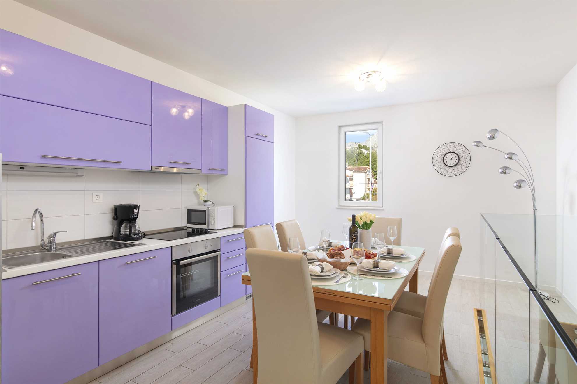 Spacious Beachfront Apartment Tanita No.2