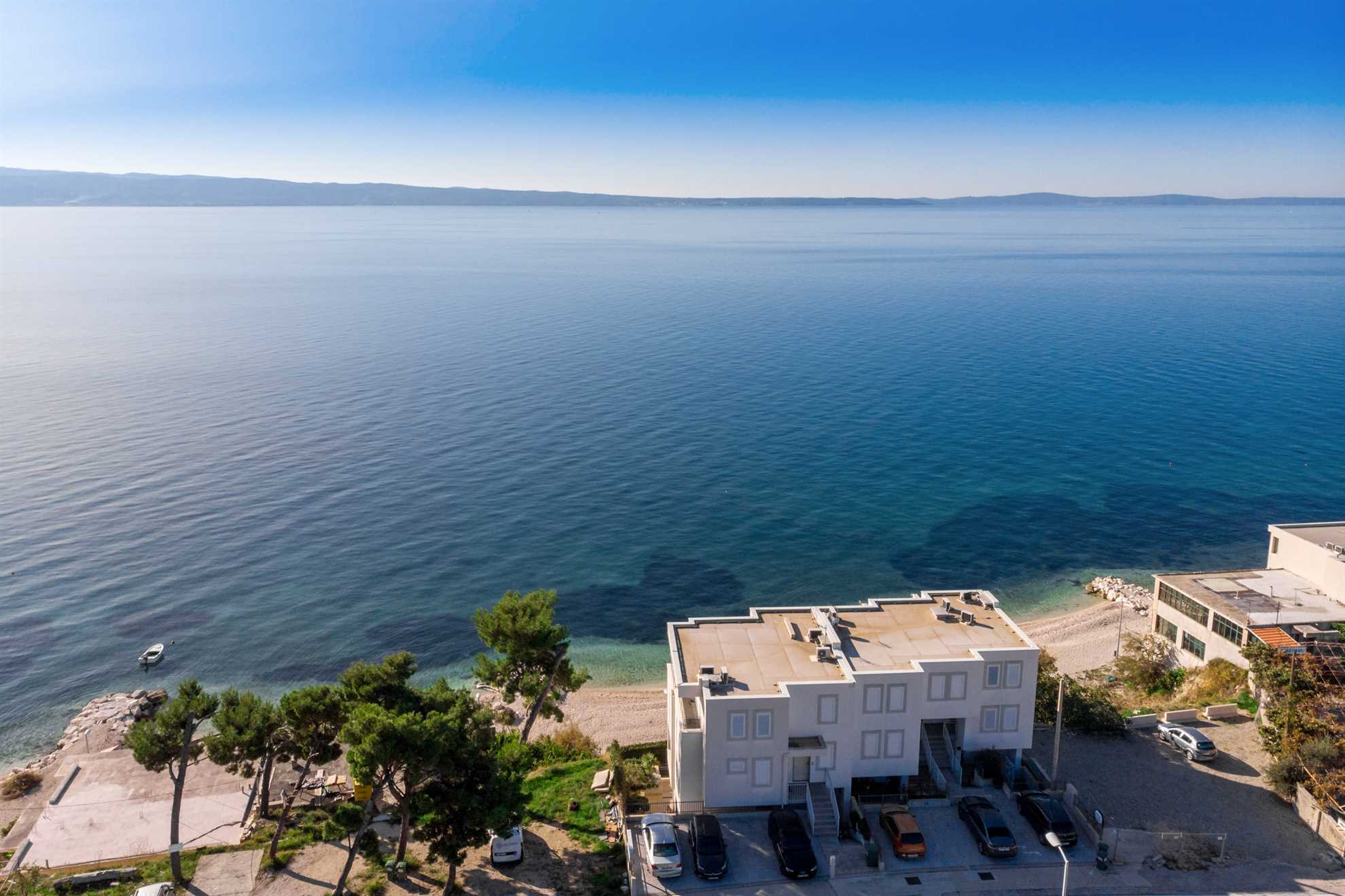 Spacious Beachfront Apartment Tanita No.2