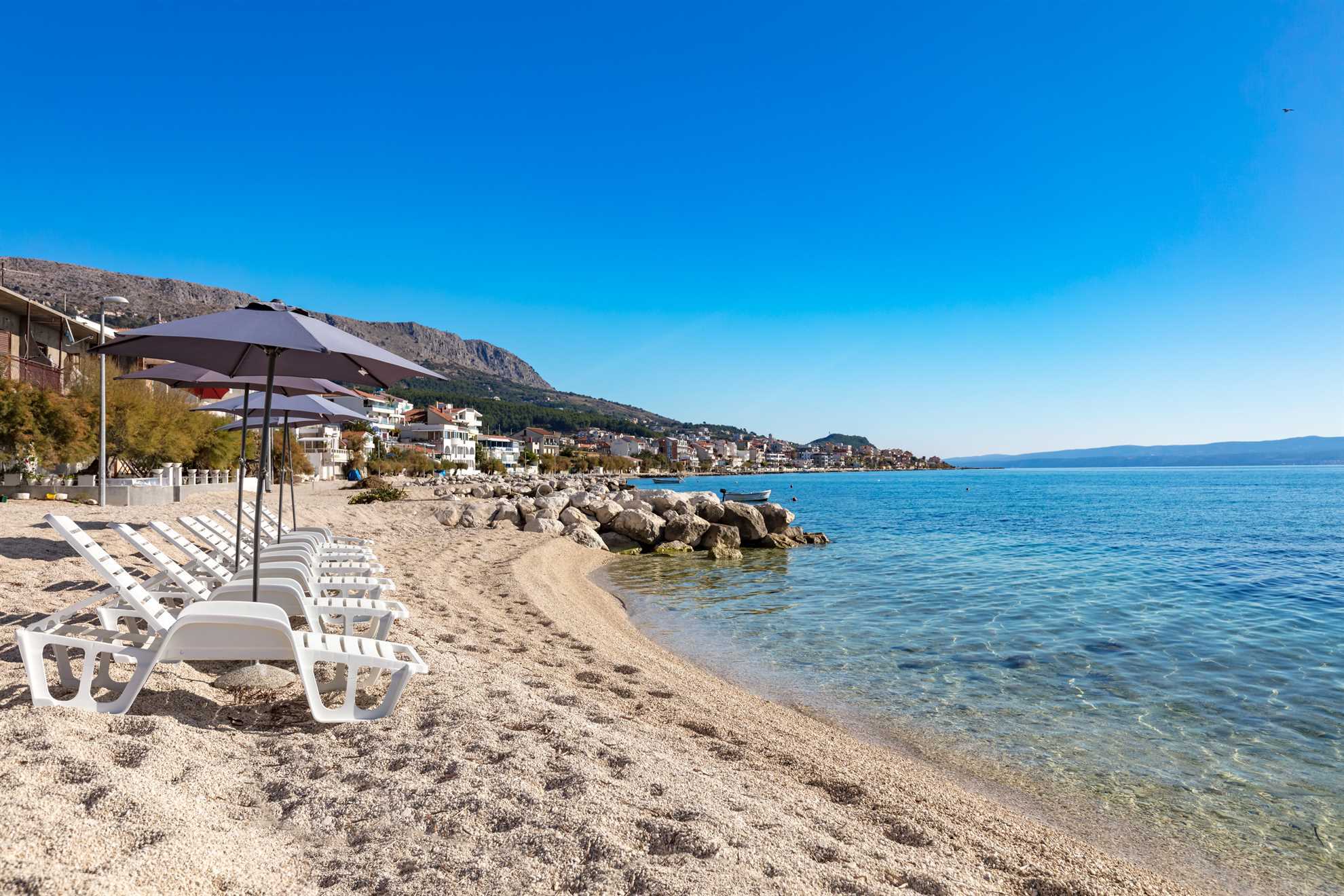 Spacious Beachfront Apartment Tanita No.2