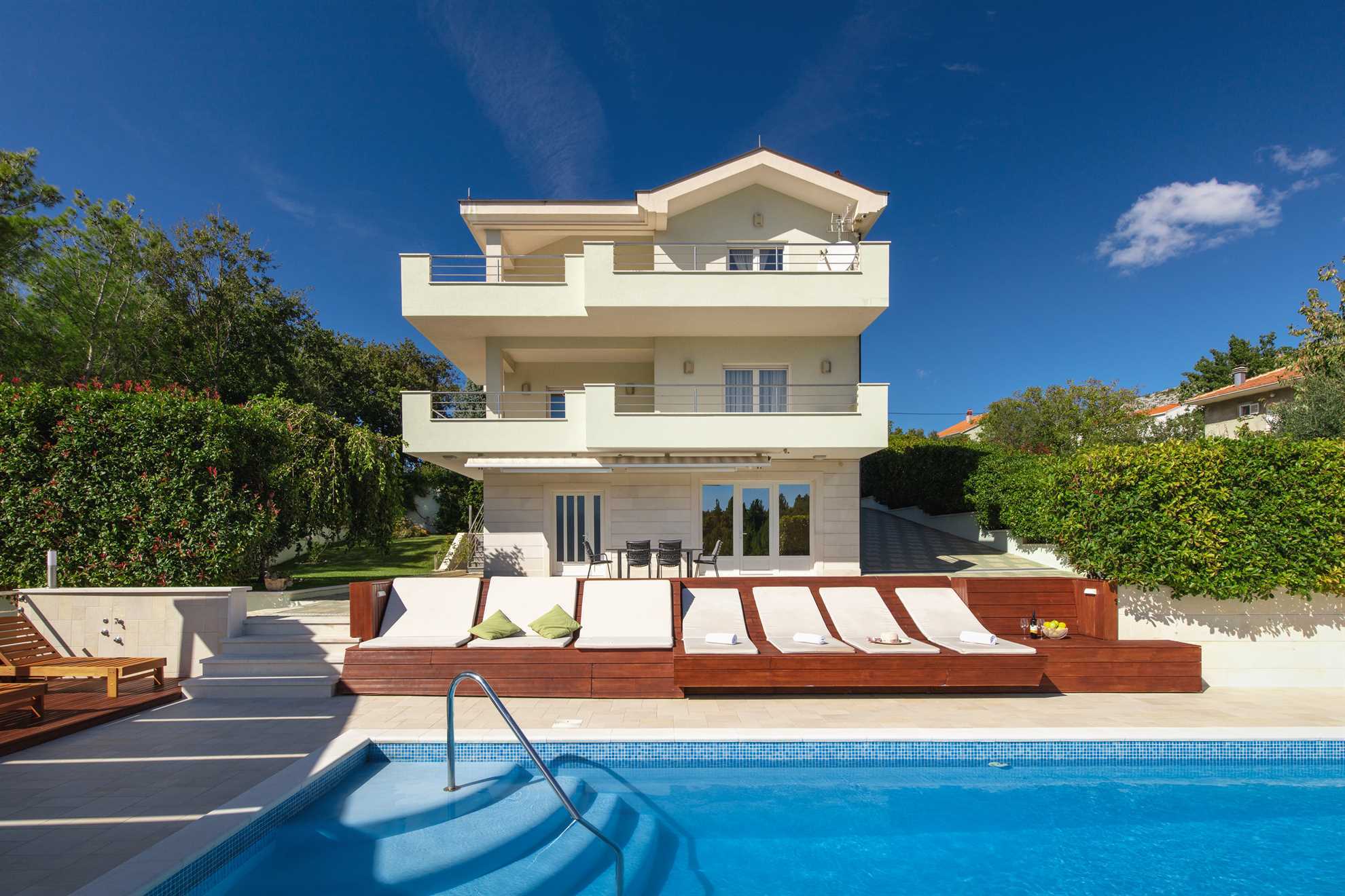 Luxury Villa Lovric with private heated pool, Jacuzzi, Sauna and private tavern
