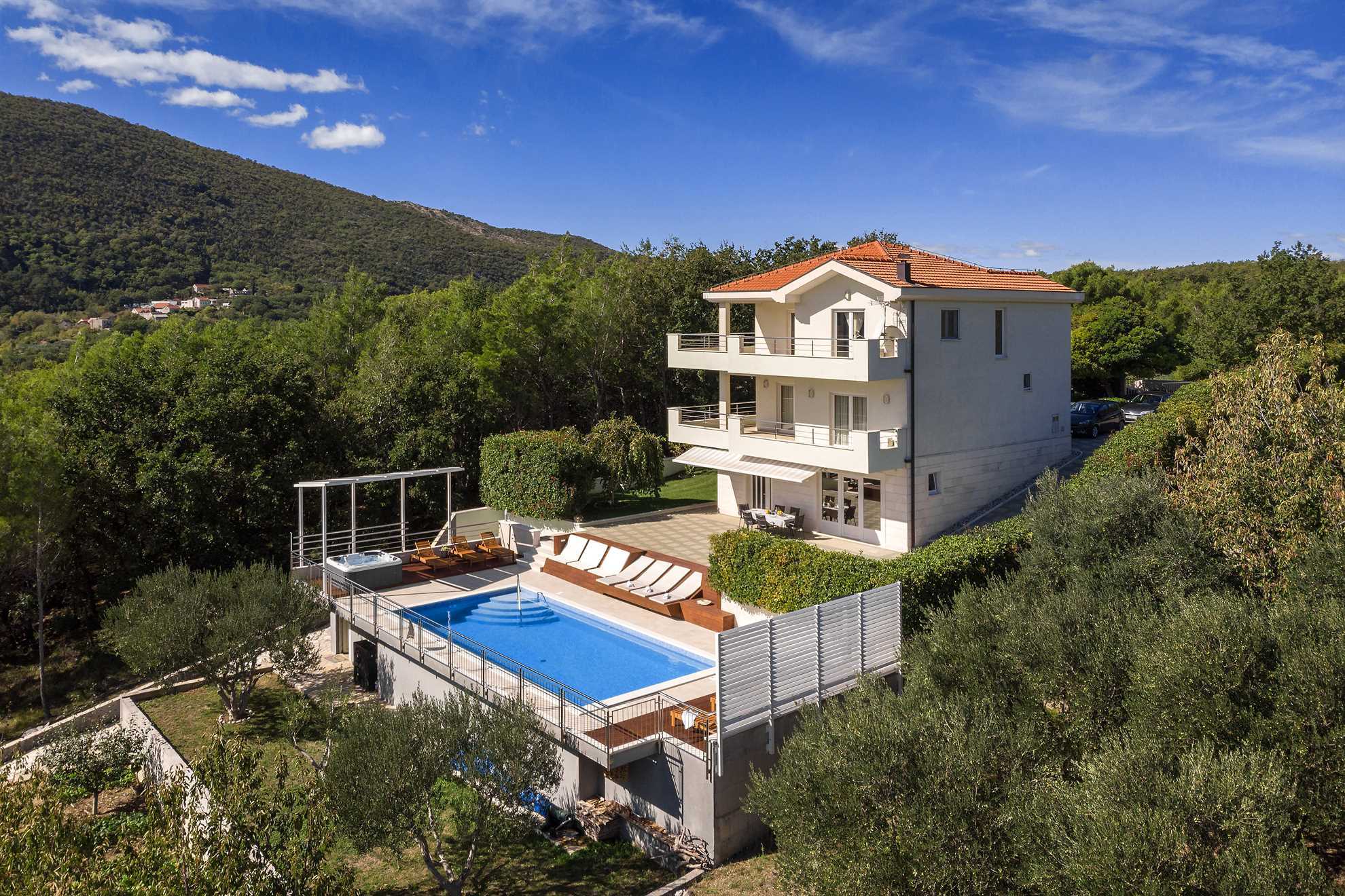Luxury Villa Lovric with private heated pool, Jacuzzi, Sauna and private tavern