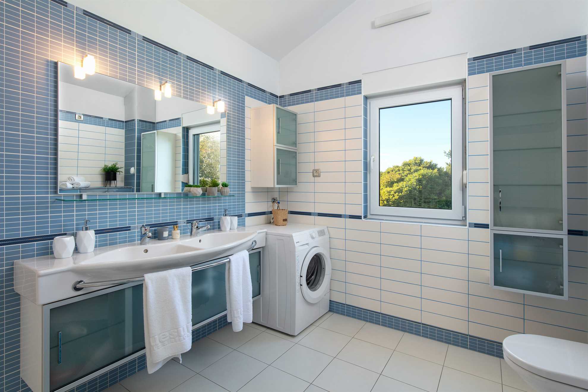 Luxury Villa Lovric with private heated pool, Jacuzzi, Sauna and private tavern