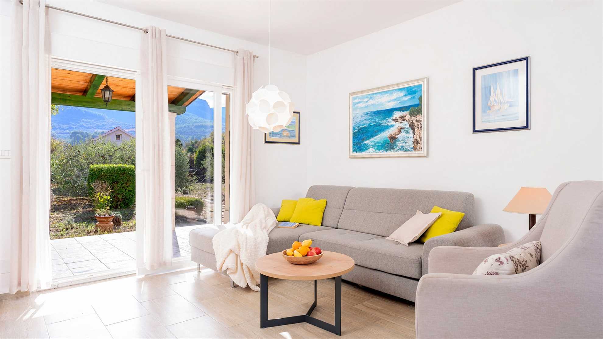 Holiday house Sunshine in center of Jelsa - EOS CROATIA