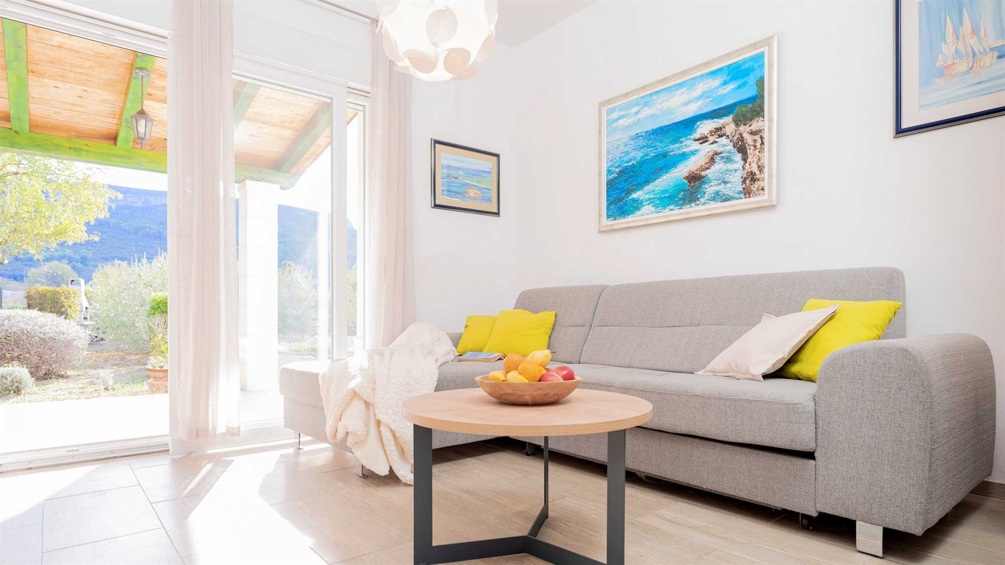 Holiday house Sunshine in center of Jelsa - EOS CROATIA