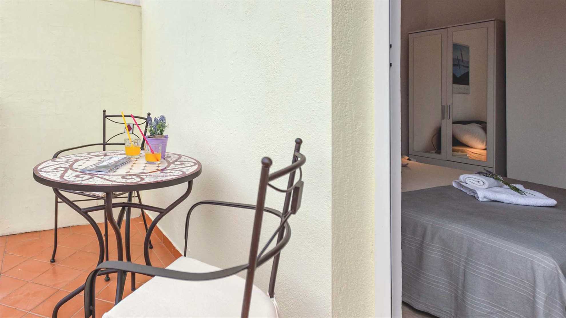 Holiday house Sunshine in center of Jelsa - EOS CROATIA