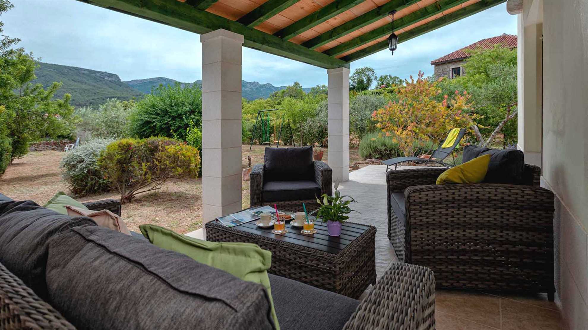 Holiday house Sunshine in center of Jelsa - EOS CROATIA