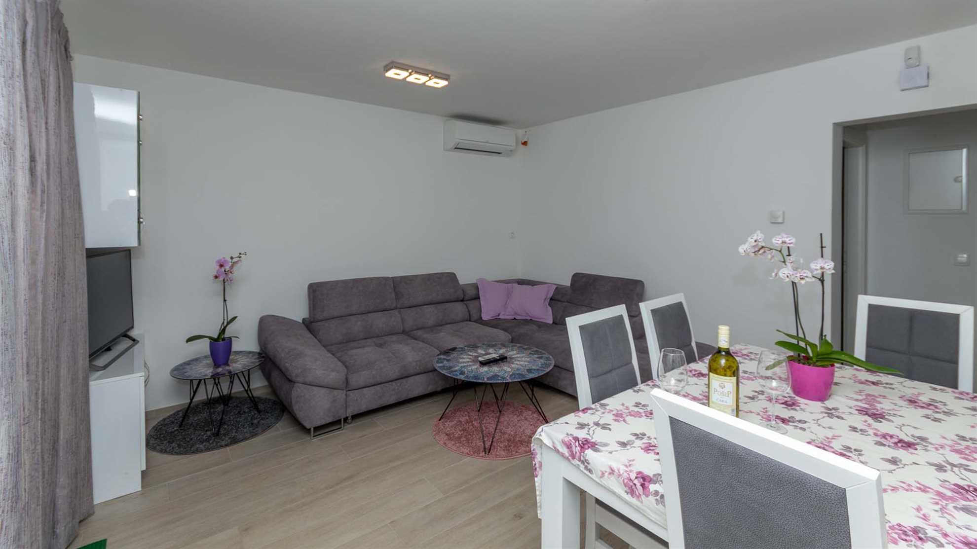 Apartment Summer Joy - EOS CROATIA