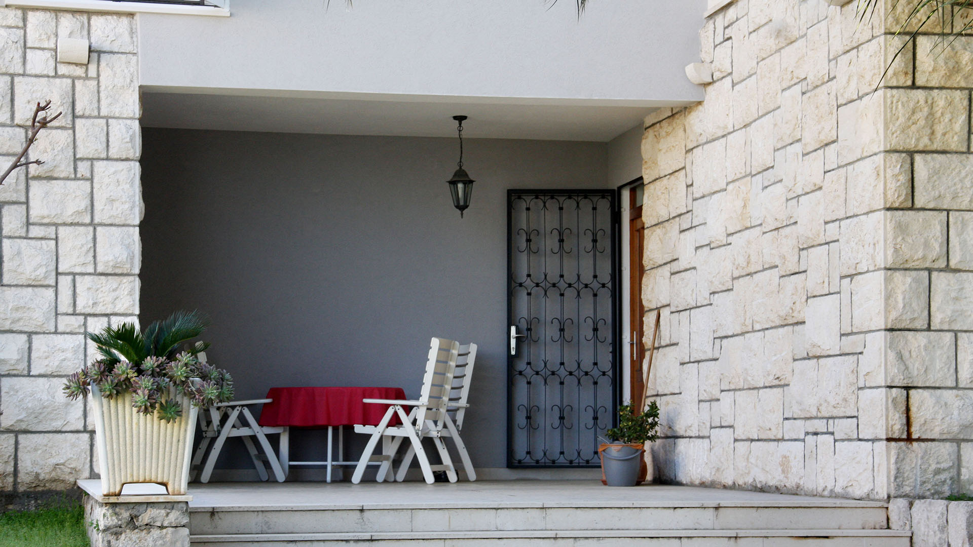 Beachside holiday house Stone - Eos Croatia