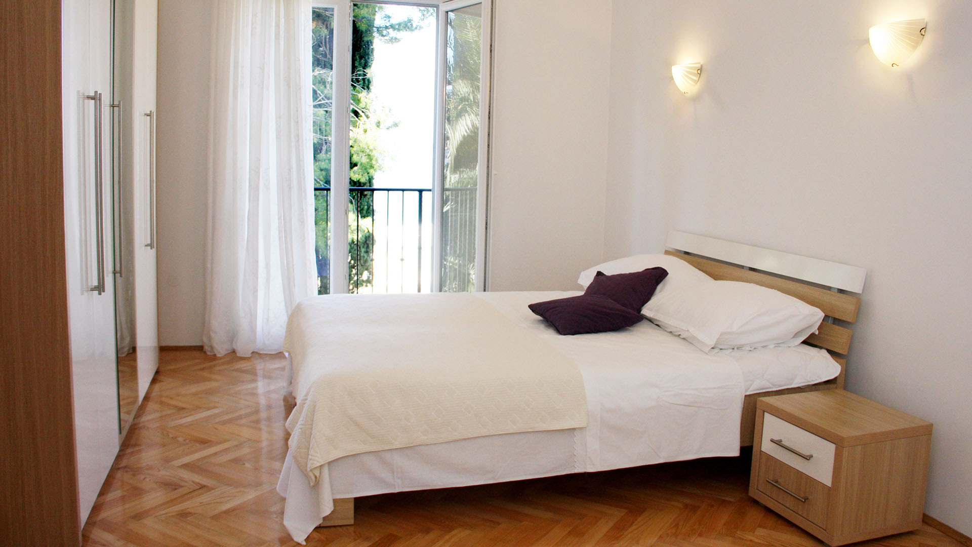 Beachside holiday house Stone - Eos Croatia