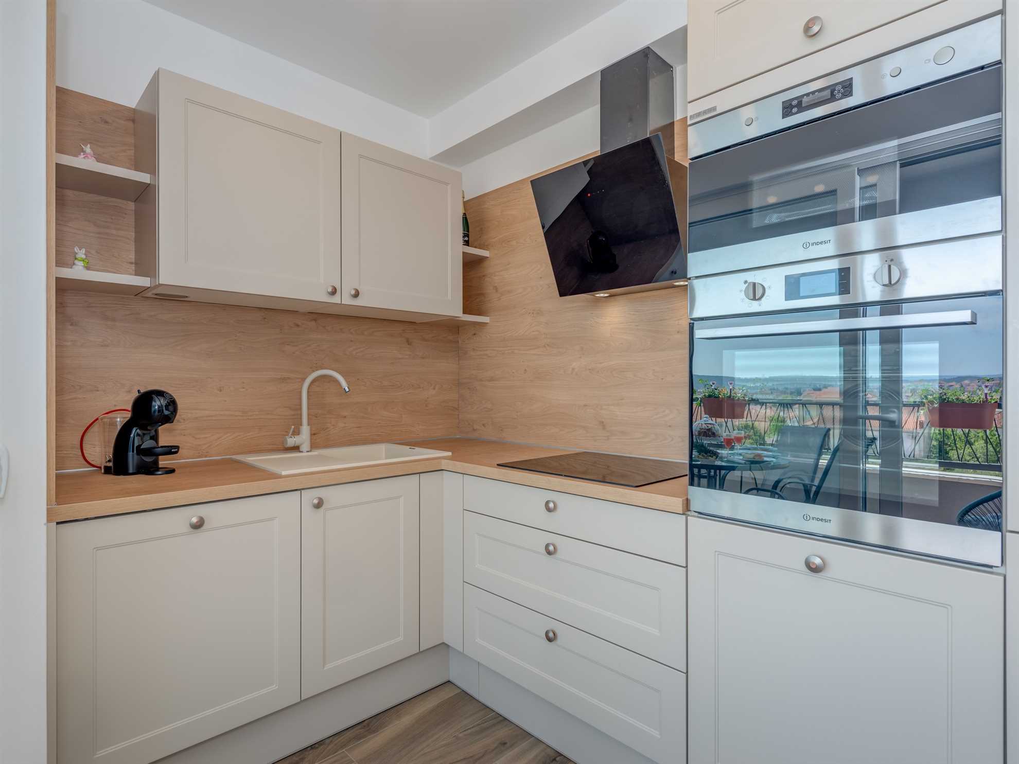 Apartment Breeze with balcony near Trogir center - EOS Croatia