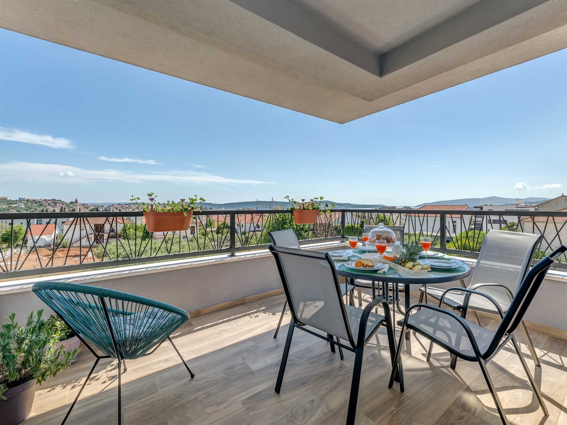 Apartment Breeze with balcony near Trogir center - EOS Croatia