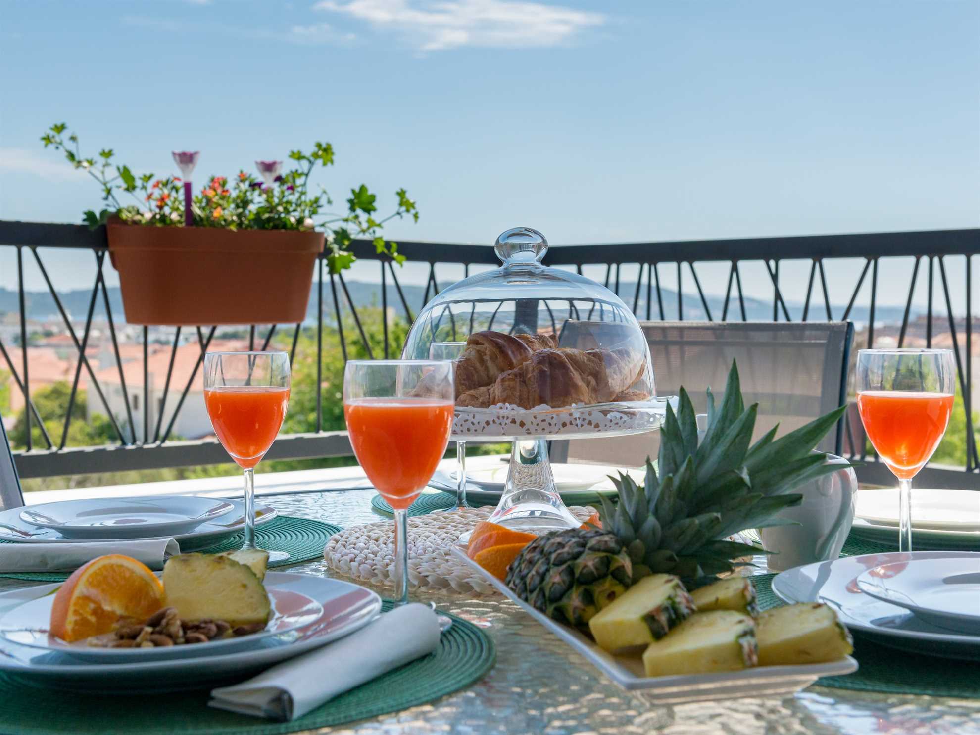 Apartment Breeze with balcony near Trogir center - EOS Croatia