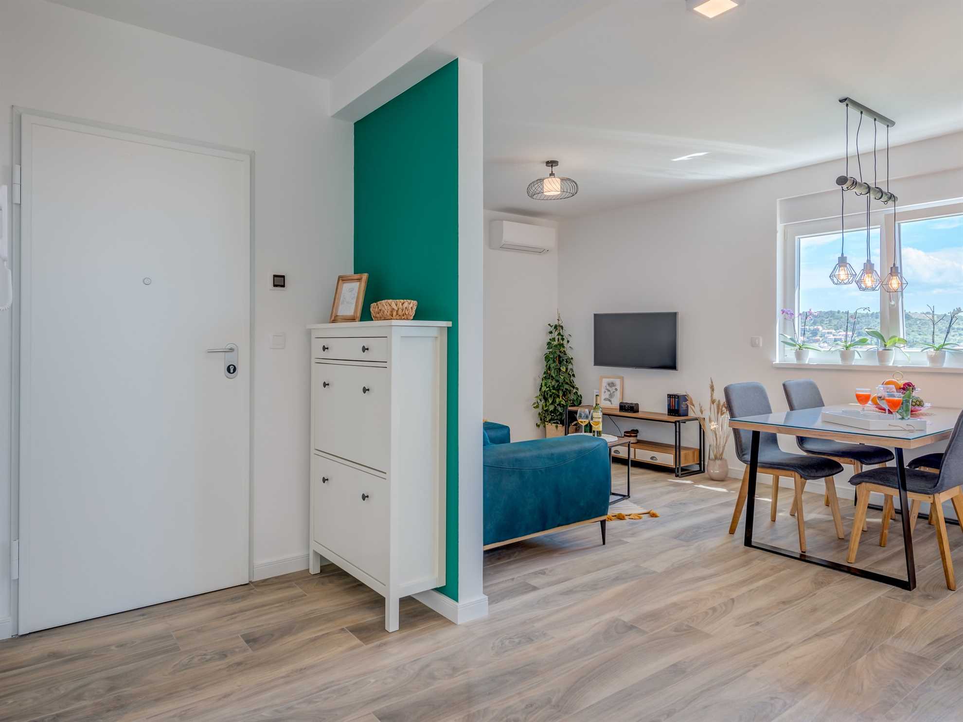 Apartment Breeze with balcony near Trogir center - EOS Croatia