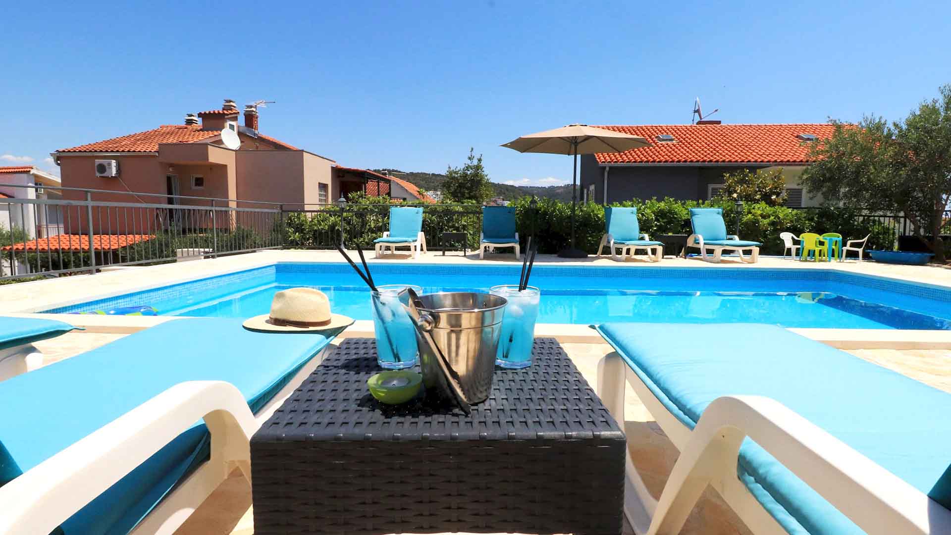 Holiday house Reni with pool near beach - Eos Croatia