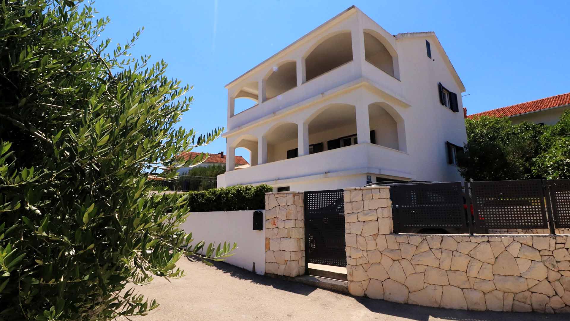 Holiday house Reni with pool near beach - Eos Croatia