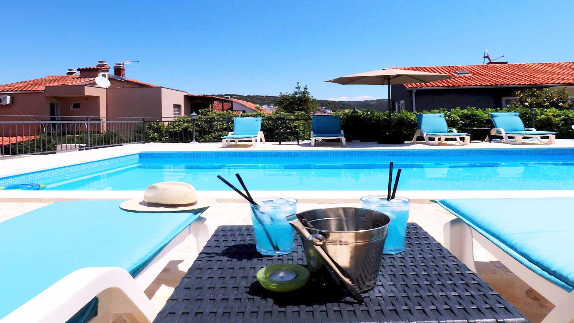 Holiday house Reni with pool near beach - Eos Croatia