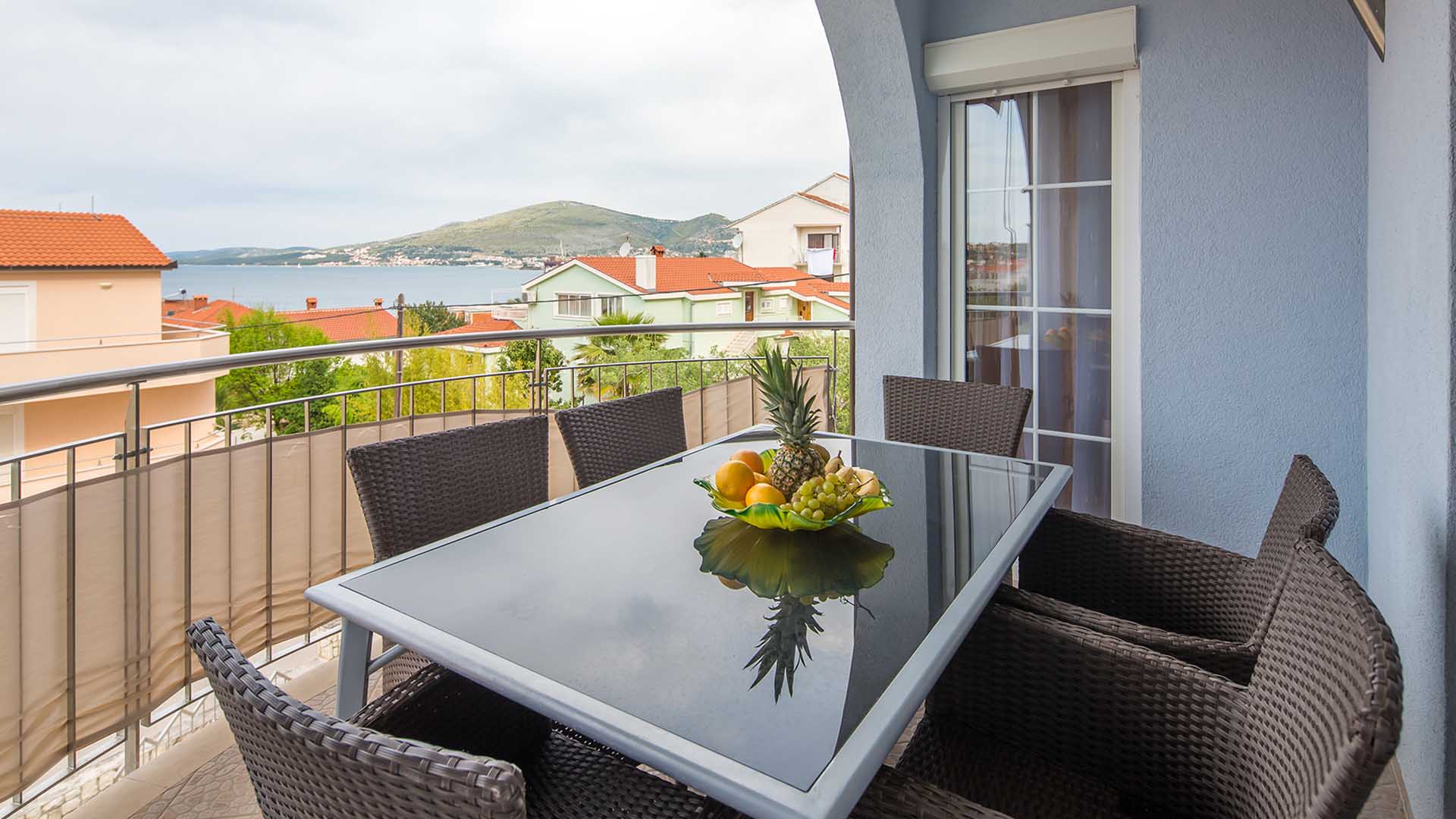 Apartment Delight 1 with seaview balcony near beach - Eos Croatia