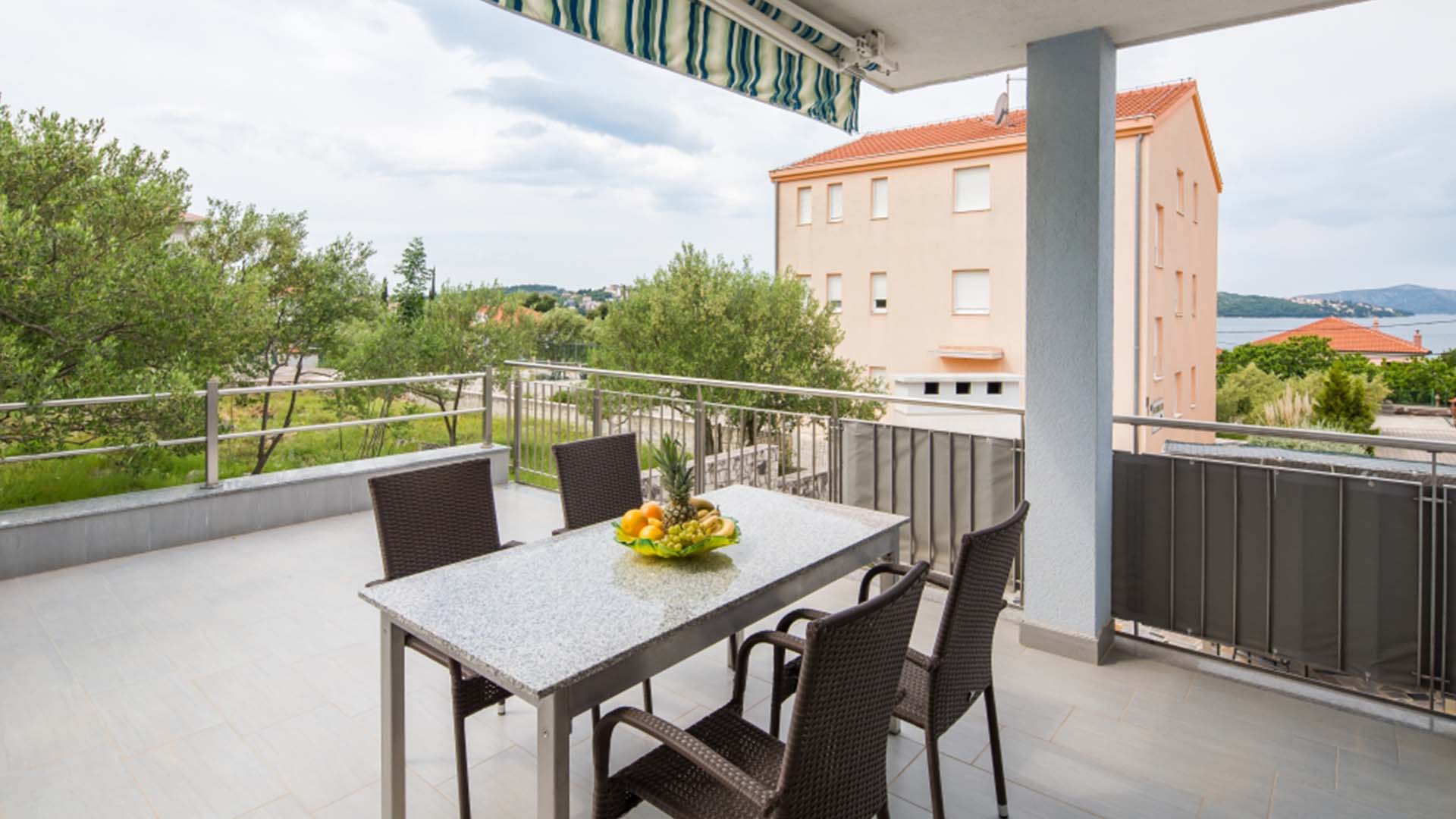 Apartment Delight 3 with seaview balcony near beach - Eos Croatia